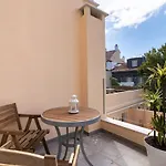 Designer Flats In Lapa By Lovelystay شقة