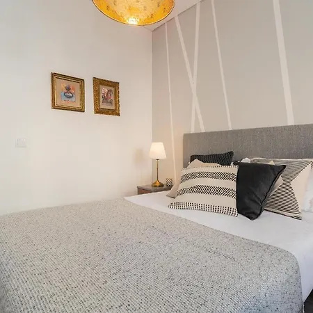 Designer Flats In Lapa *