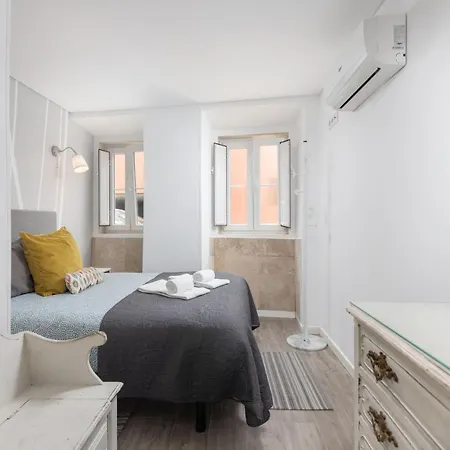 Appartamento Designer Flats In Lapa Lisbona